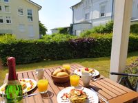 Fr&uuml;hst&uuml;ck auf der Terrasse